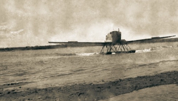 Hidroavião alemão que pousou no Rio Jaguaribe para manutenção. Aracati, 25 de junho de 1923. 